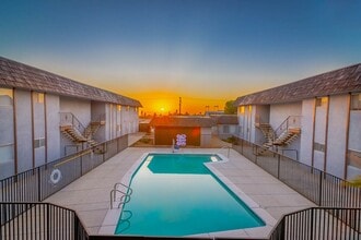 Dana3600 in Bakersfield, CA - Foto de edificio - Interior Photo