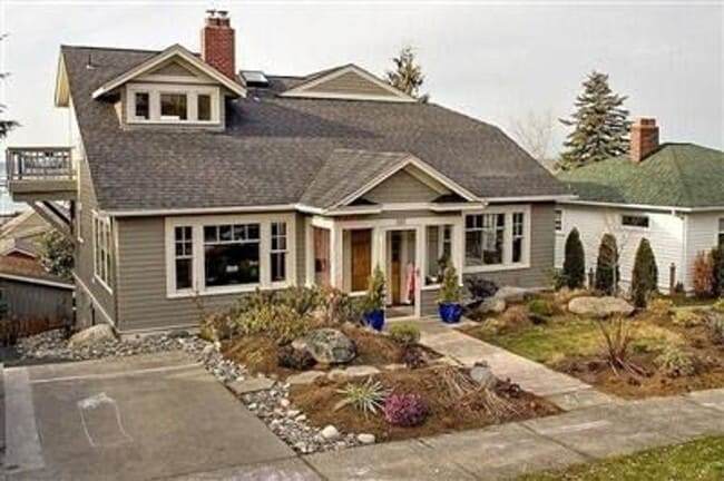 property at 517 N Forest St