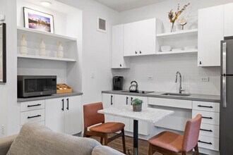 49 Navasota St in Austin, TX - Building Photo - Building Photo