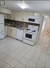 702 Bathurst St in Toronto, ON - Building Photo - Building Photo