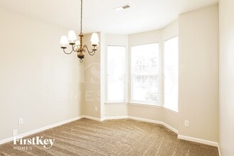 6101 Elderbush Dr in Greensboro, NC - Building Photo - Building Photo