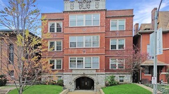 4512 Westminster Pl in St. Louis, MO - Building Photo