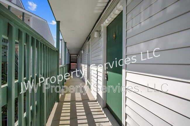 4101 Hessmer Ave in Metairie, LA - Building Photo - Building Photo