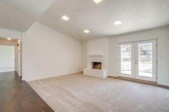 2017 Garden Oaks Dr in Arlington, TX - Building Photo - Building Photo