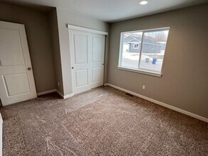 1090 S New Oak Ln in East Wenatchee, WA - Building Photo - Building Photo