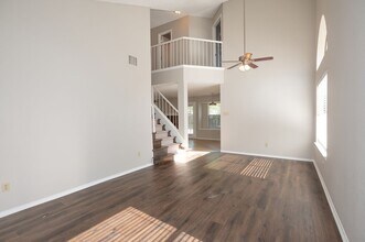 12928 Modena Trail in Austin, TX - Foto de edificio - Building Photo