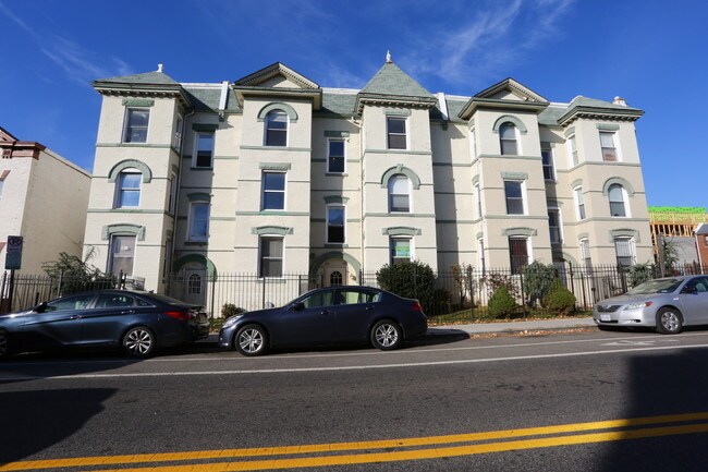 1032-1040 6th St NE in Washington, DC - Building Photo - Building Photo