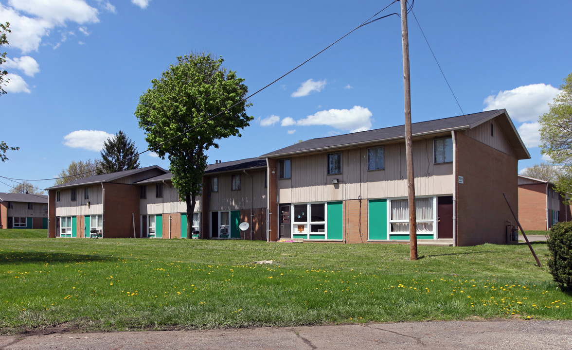 Chip Townhouses in Canton, OH - Building Photo