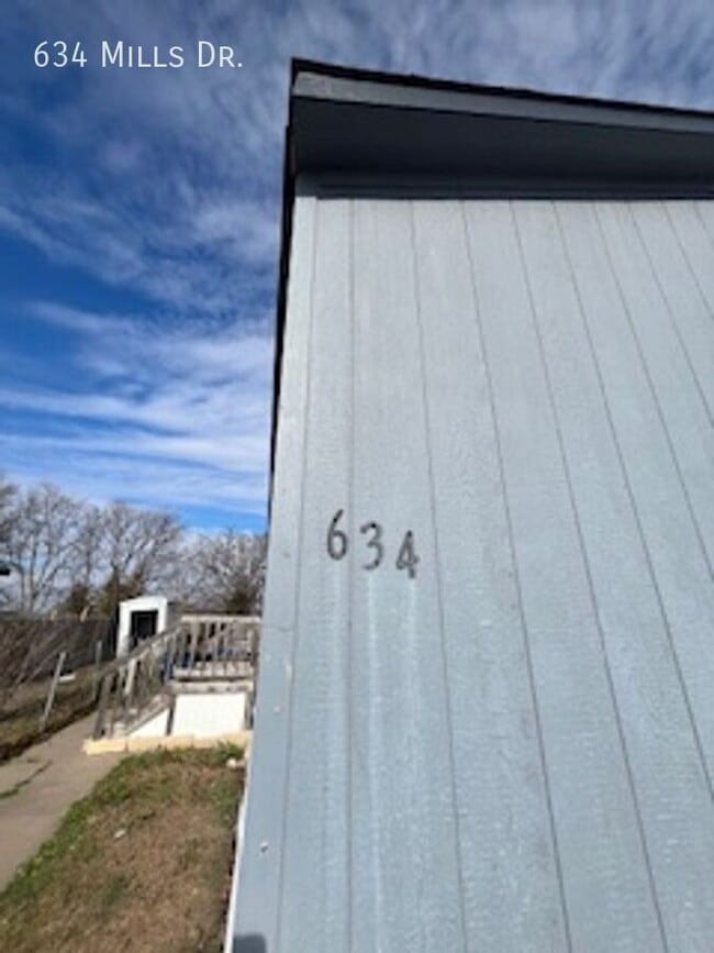 634 N Mills Dr in Towanda, KS - Building Photo - Building Photo