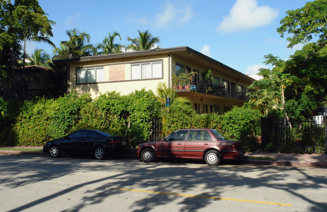 830 Michigan Ave in Miami Beach, FL - Building Photo