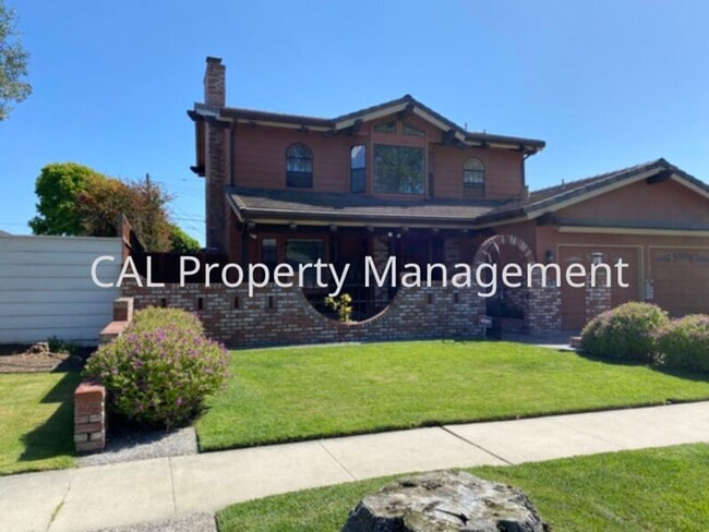 9 San Fernando Cir in Salinas, CA - Building Photo - Building Photo