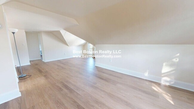 107 Warren St in Arlington, MA - Building Photo - Building Photo