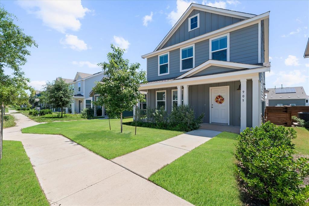 905 Powell in Kyle, TX - Building Photo