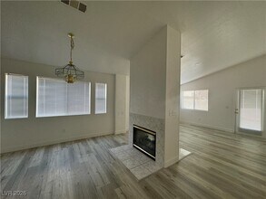 4466 Flaming Ridge Trail in Las Vegas, NV - Building Photo - Building Photo