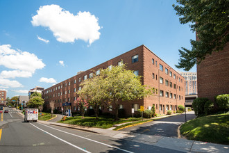 The Glens on Battery Lane - The Glen Aldon in Bethesda, MD - Building Photo - Building Photo