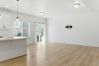 4208 W Camp Floyd Ct in Riverton, UT - Building Photo - Building Photo