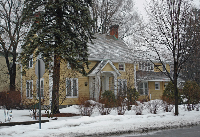 147 Bay St in Glens Falls, NY - Building Photo - Building Photo