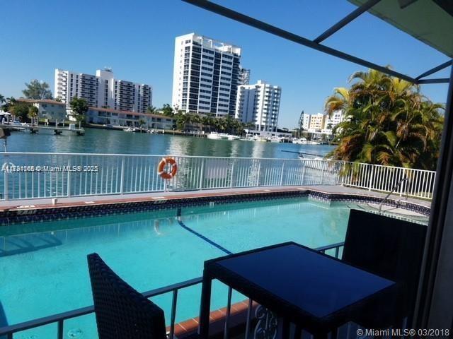 7920 East Dr in North Bay Village, FL - Building Photo