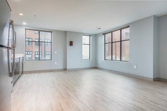 3Twenty Apartments in Madison, WI - Building Photo - Interior Photo