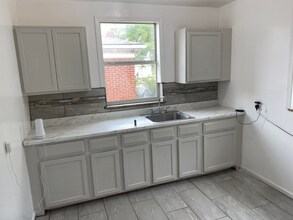 6474 St Marys St in Detroit, MI - Foto de edificio - Building Photo