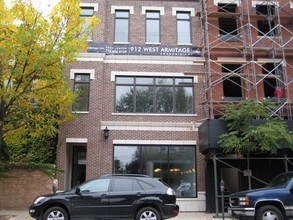 912 W Armitage Ave in Chicago, IL - Building Photo - Building Photo