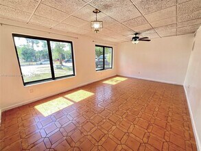 1675 W 68th St in Hialeah, FL - Building Photo - Building Photo