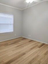 110 N Michigan St in Lawrence, KS - Foto de edificio - Building Photo