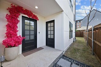 907 Bayonne St in Dallas, TX - Building Photo - Building Photo