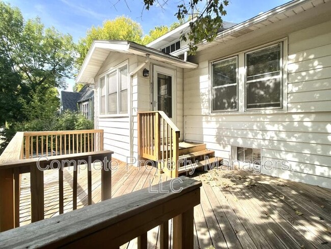 property at 806 John Farry Pl