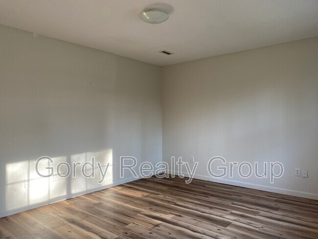 2764 Wynn St in Marianna, FL - Building Photo - Building Photo