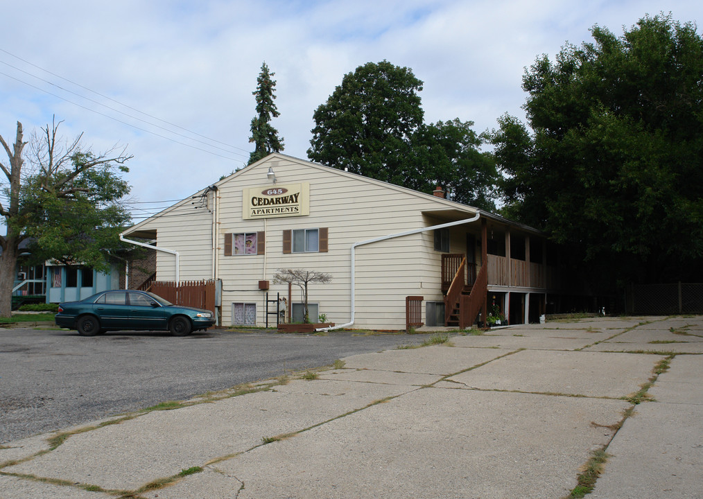 Jolly Flatz in Lansing, MI - Building Photo