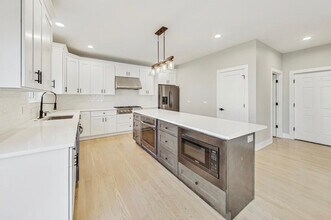 4028 Faith Ln in St. Charles, IL - Building Photo - Building Photo