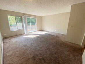 1004 S Cloverdale St in Seattle, WA - Building Photo - Building Photo