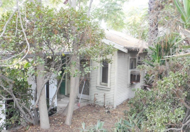 2449 Cross St in La Crescenta, CA - Foto de edificio - Building Photo