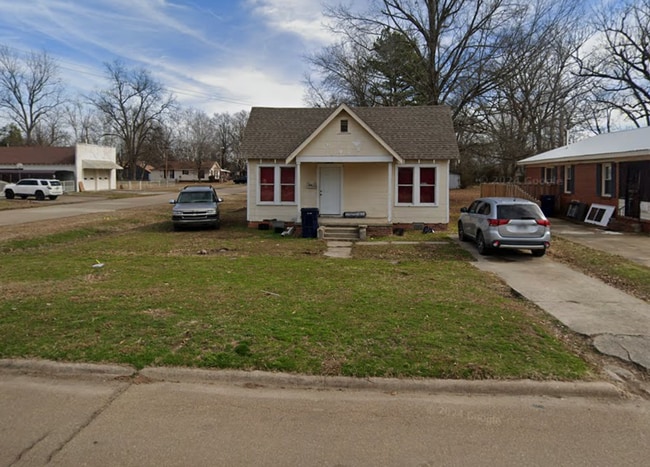 property at 314 N New York Ave