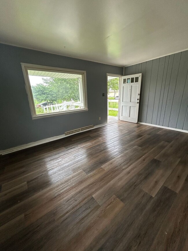 property at 129 N Chicago St