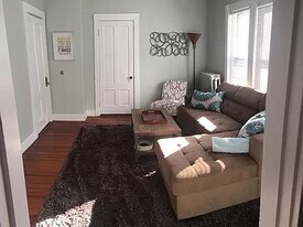283 Vinton St, Unit A in Melrose, MA - Building Photo