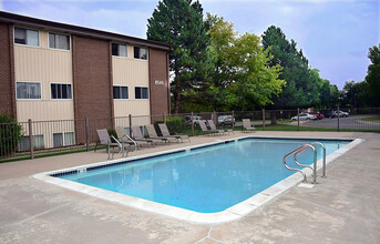 PINETREE in Denver, CO - Building Photo - Building Photo
