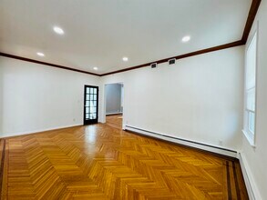 69 W 39th St in Bayonne, NJ - Building Photo - Building Photo