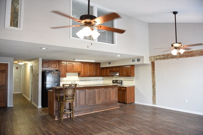 property at 4 S Walnut St