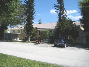 Boca Palms Apartments in Boca Raton, FL - Building Photo - Building Photo