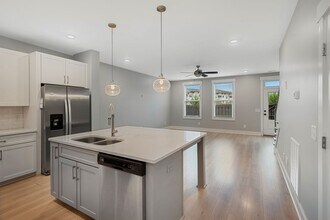 2085 Oakwood Ave in Nashville, TN - Building Photo - Building Photo