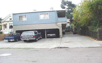 3048 Champion St in Oakland, CA - Building Photo - Building Photo