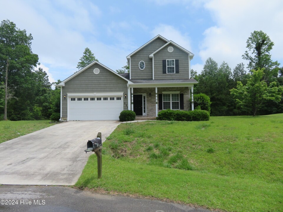 110 Beaver Creek Ct in Jacksonville, NC - Building Photo