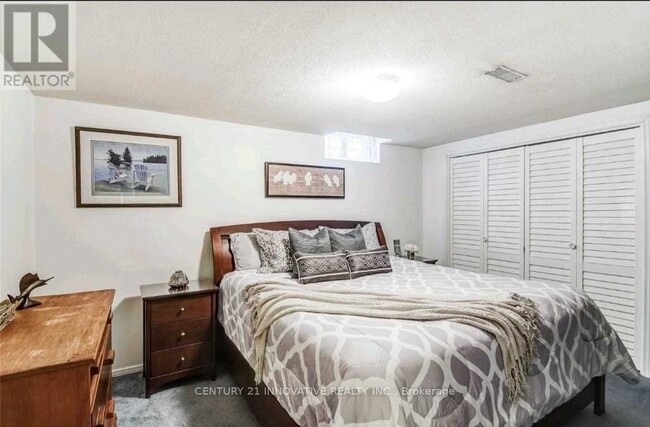696 Amaretto Ave in Pickering, ON - Building Photo - Building Photo