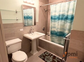 303 Virginia St in Crockett, CA - Foto de edificio - Building Photo