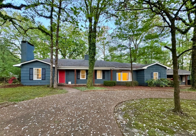 property at 1801 Chickasaw Dr