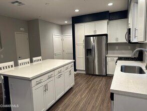 139 Farmhouse Dr in Simi Valley, CA - Building Photo - Building Photo