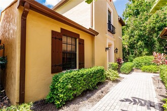 9153 Chula Vista St in Naples, FL - Foto de edificio - Building Photo