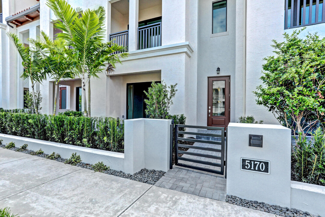 5170 Beckman Ter in Palm Beach Gardens, FL - Foto de edificio